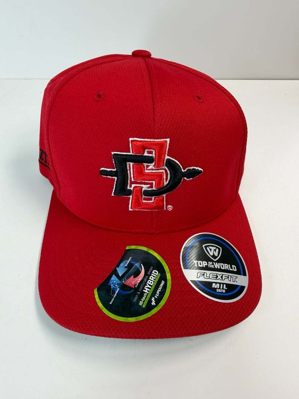 San Diego State University SDSU Aztecs Flexfit Hat Red Size M/L NWT